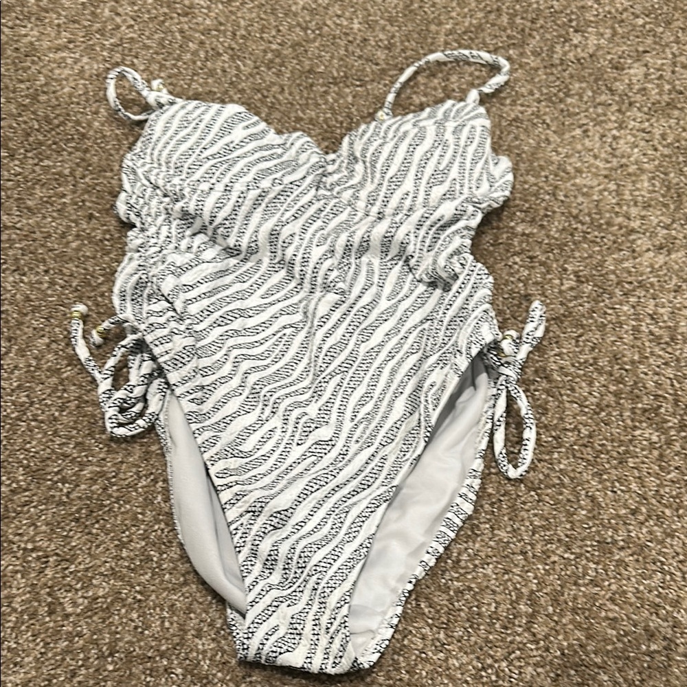 Time and Tru Black and White One Piece Swimsuit